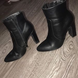 Black heel boots